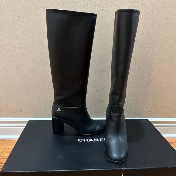 Chanel boots - Picture 1 of 5